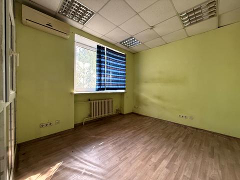 комерційна за адресою Вадима Гетьмана вул., 30