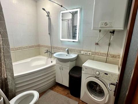 квартира за адресою Амосова вул. (Корчагінців), 5