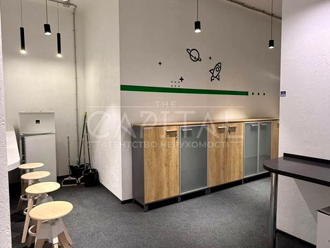 комерційна за адресою Кловський узвіз, 7a