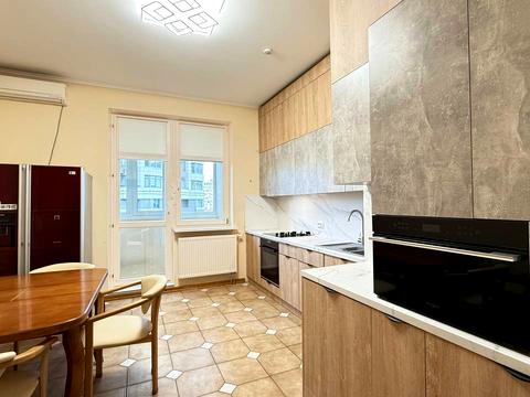 квартира за адресою Євгена Коновальця вул. (Щорса), 32-А