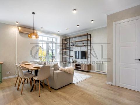 квартира по адресу Печерский спуск, 13