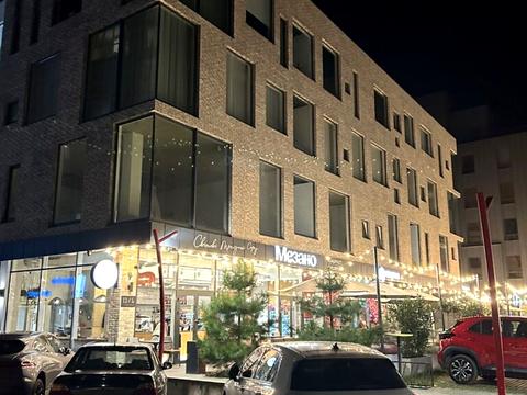 комерційна за адресою Зарічанська вул., 13