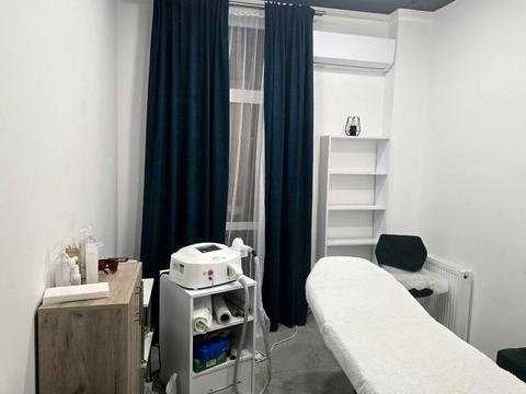 комерційна за адресою Зарічанська вул., 13