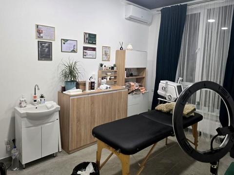 комерційна за адресою Зарічанська вул., 13