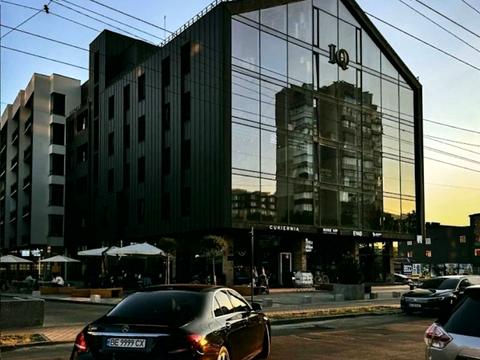 комерційна за адресою Зарічанська вул., 13