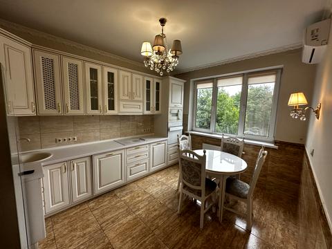 квартира за адресою Феодосійська вул., 1-А