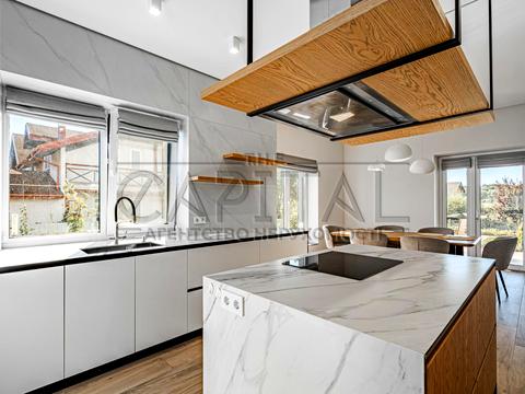 будинок за адресою Сонячна вул.