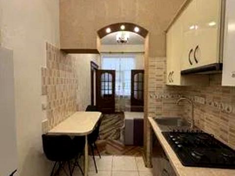 квартира за адресою Пекарська вул., 4
