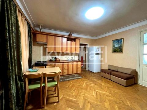 будинок за адресою Карпатської Січі вул. (Гвардійська)