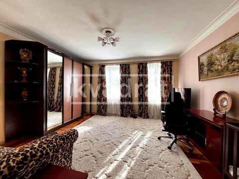 будинок за адресою Карпатської Січі вул. (Гвардійська)