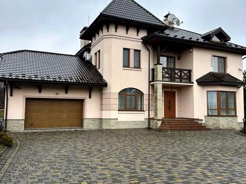 будинок за адресою коновальця