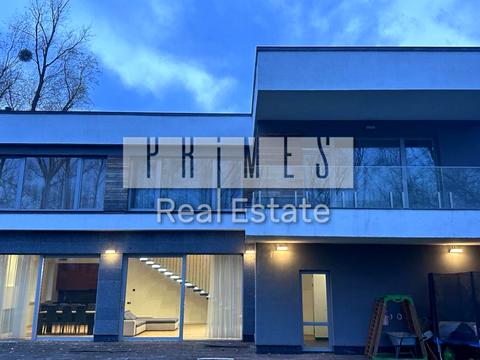 дом по адресу Центральна вулиця