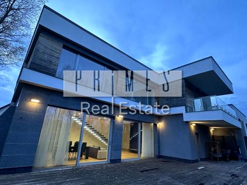 дом по адресу Центральна вулиця