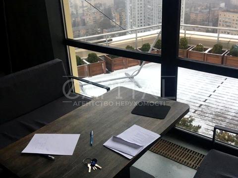 комерційна за адресою Юрія Іллєнка вул. (Мельникова), 18-Б