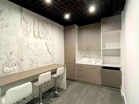 комерційна за адресою Антоновича вул. (Горького), 44