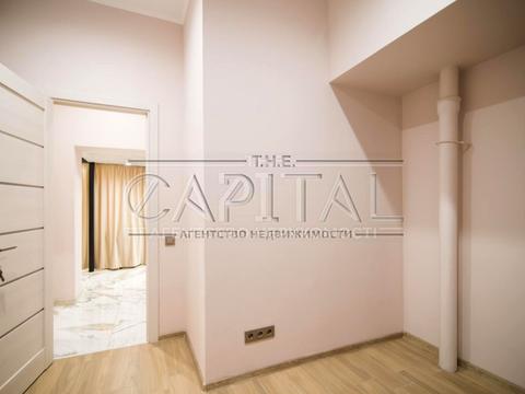 комерційна за адресою Варязький пров., 14