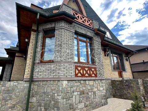 будинок за адресою Богатирська вул., 30а