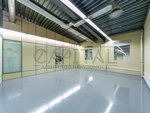 комерційна за адресою Петропавлівська вул., 4