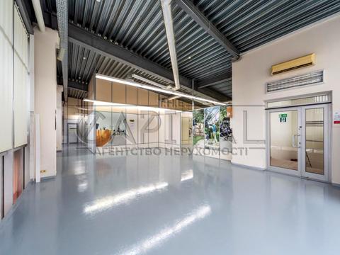 комерційна за адресою Петропавлівська вул., 4