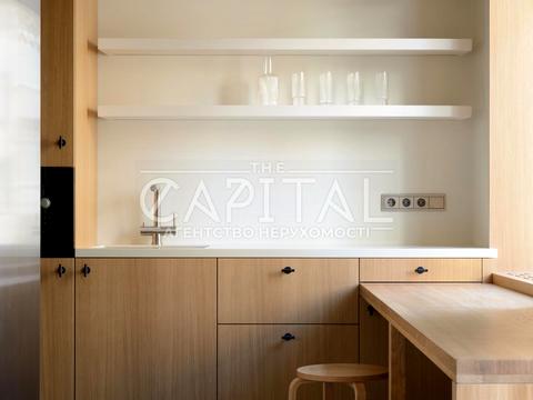 комерційна за адресою Жилянська вул., 5/60