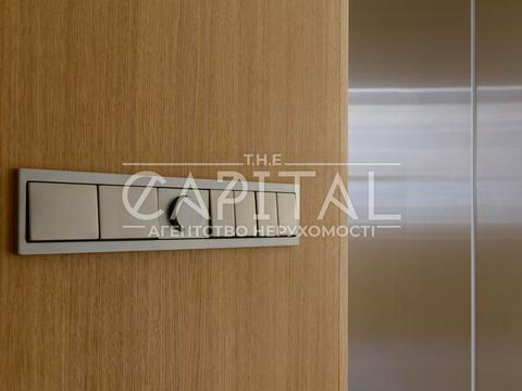 комерційна за адресою Жилянська вул., 5/60