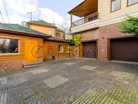 будинок за адресою Павла Загребельного вул. (Миколи Раєвського)