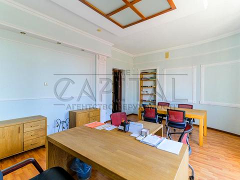 будинок за адресою Павла Загребельного вул. (Миколи Раєвського)