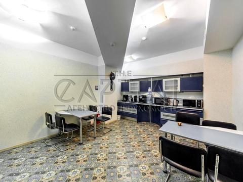 комерційна за адресою Петропавлівська вул., 4