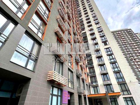 комерційна за адресою Дніпровська набережна вул., 18-А