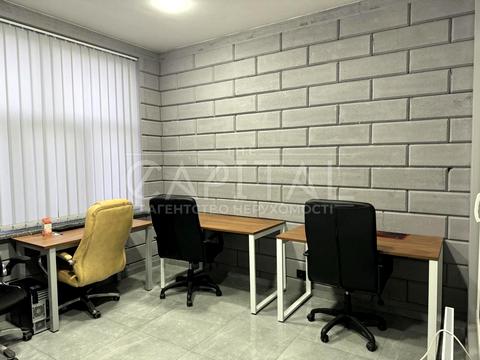 комерційна за адресою Завальна вул., 999