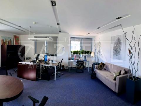 комерційна за адресою Саксаганського вул., 4-Б