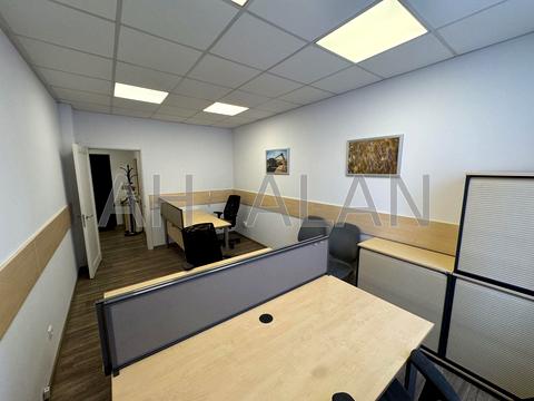 комерційна за адресою Регенераторна вул., 4 к1-2