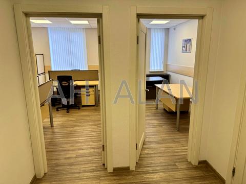 комерційна за адресою Регенераторна вул., 4 к1-2