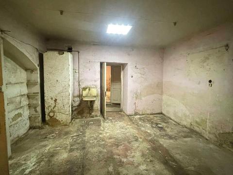 комерційна за адресою Олександра Кониського вул. (), 9