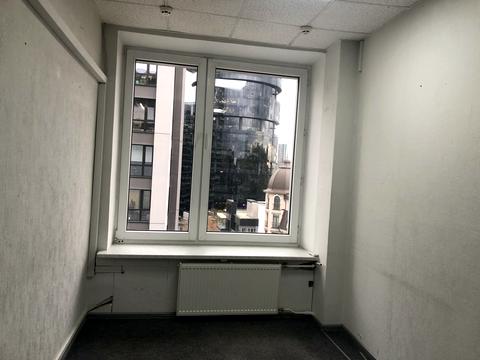 комерційна за адресою Болсуновська вул. (Сергія Струтинського), 8