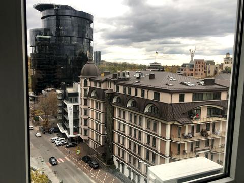 комерційна за адресою Болсуновська вул. (Сергія Струтинського), 8