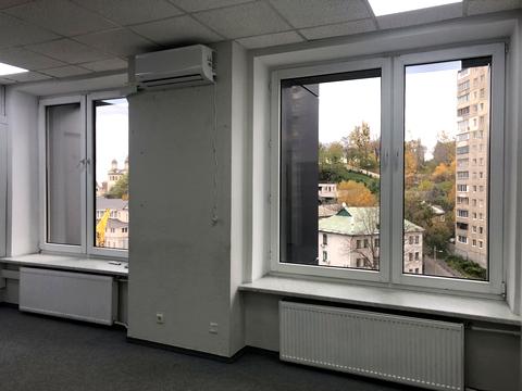 комерційна за адресою Болсуновська вул. (Сергія Струтинського), 8