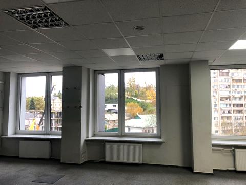 комерційна за адресою Болсуновська вул. (Сергія Струтинського), 8