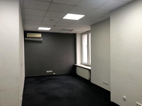 комерційна за адресою Болсуновська вул. (Сергія Струтинського), 8