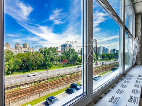 коммерческая по адресу Раисы Окипной ул., 8б