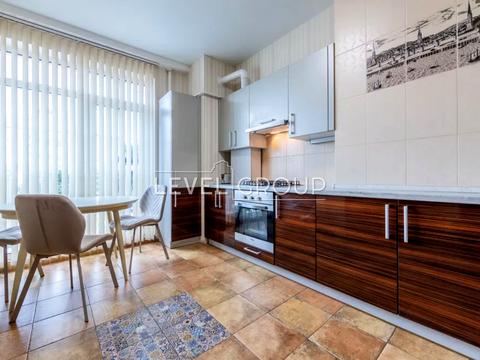 квартира за адресою Дмитра Луценка вул. (Крейсера "Аврора"), 10