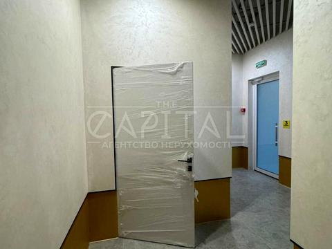 комерційна за адресою Володимирська вул., 86-А