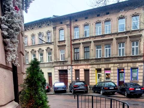 комерційна за адресою Героїв УПА вул., 18