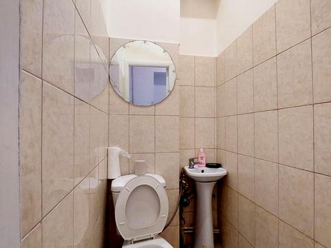 комерційна за адресою Героїв УПА вул., 18