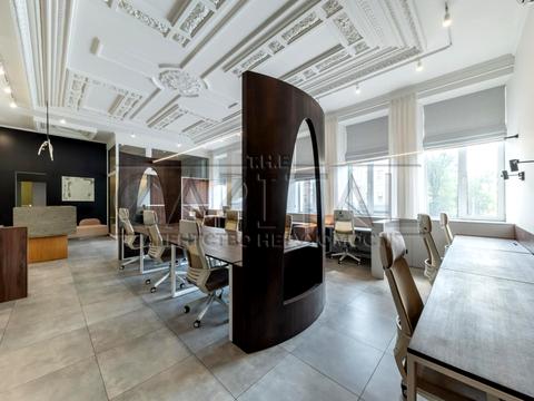 комерційна за адресою Богдана Хмельницького вул., 32