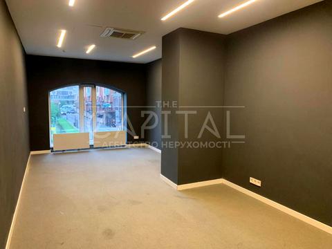 комерційна за адресою Володимира Івасюка просп. (Героїв Сталінграду), 4-А