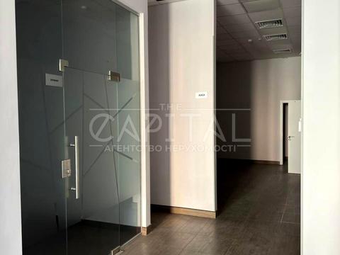 комерційна за адресою В'ячеслава Чорновола вул., 29