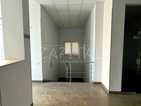 комерційна за адресою В'ячеслава Чорновола вул., 29