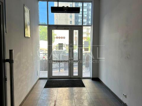 комерційна за адресою В'ячеслава Чорновола вул., 29