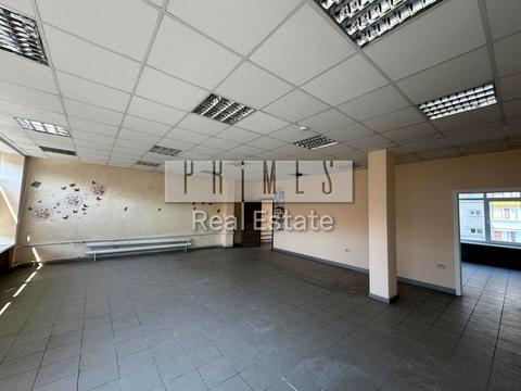 комерційна за адресою Ялтинська вул., 8